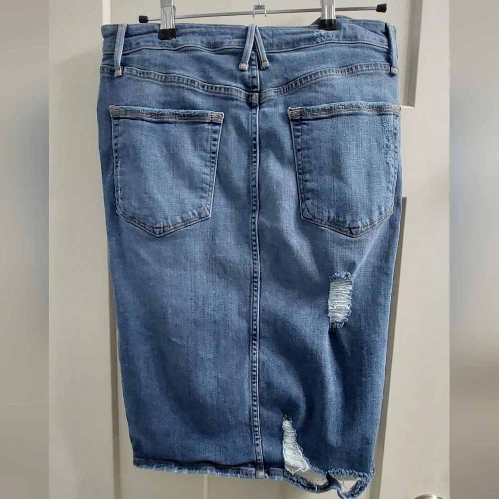 Good American distresses pencil jean skirt - Picture 6 of 6